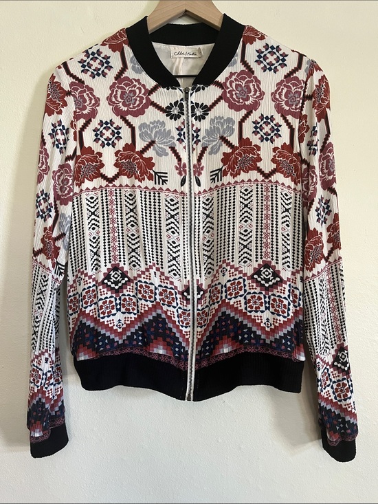 Chloe & Katie Jackets & Blazers - Chloe & Katie Floral Geo Zip Bomber Jacket - (has pockets)